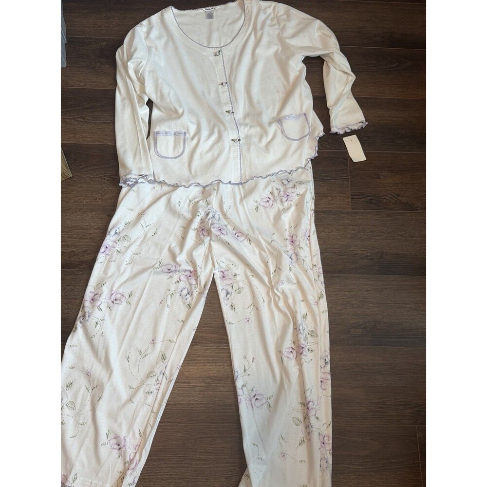 Vanity Fair Floral Pajamas Set NWT Size L Grandmacore Coquette Snap Top Pants